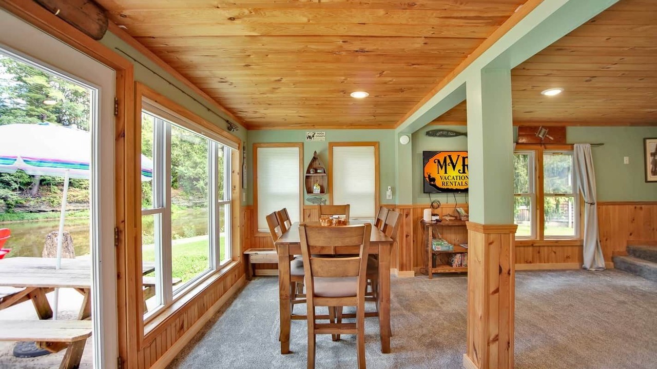 Photo of Others in Gaines