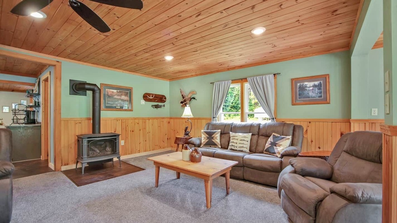 Photo of Livingroom in Gaines