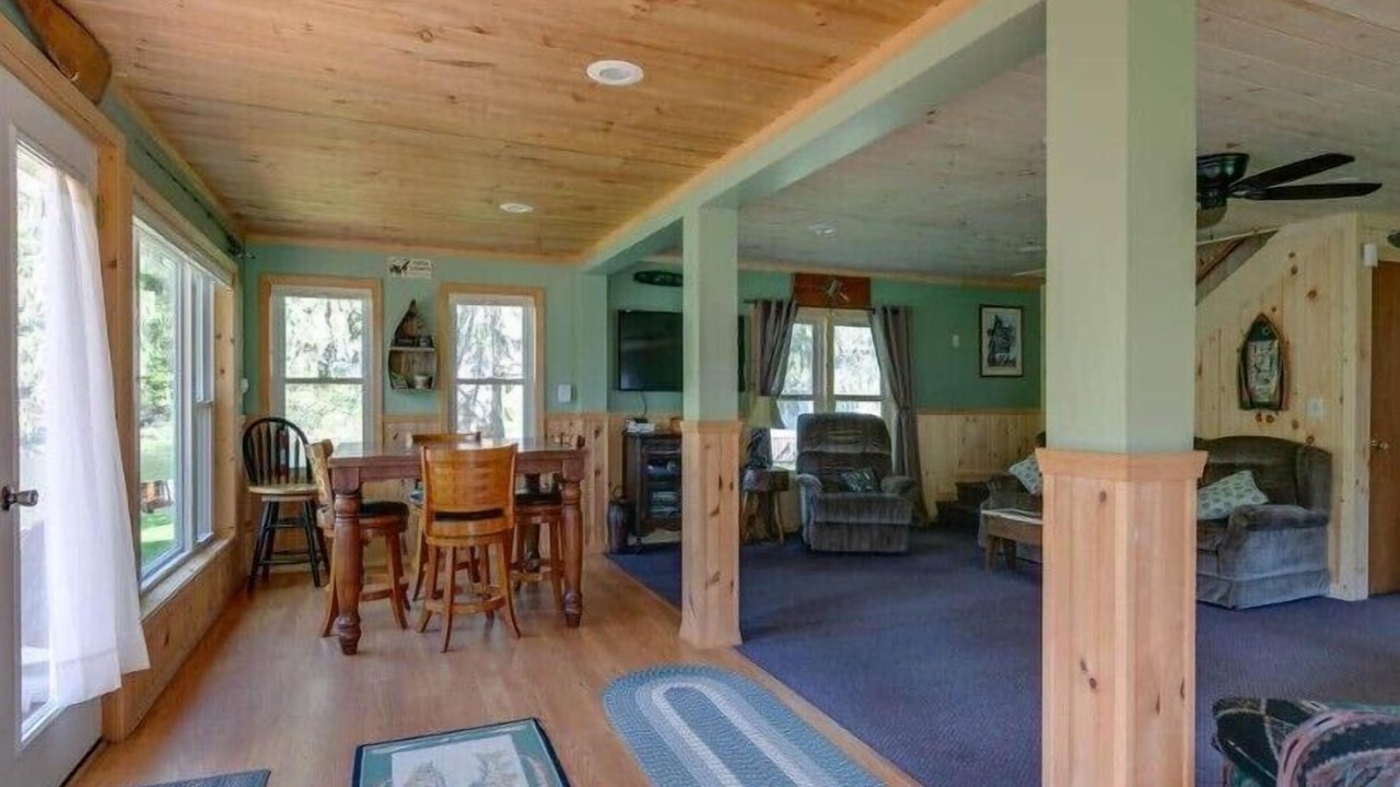 Photo of Others in Gaines