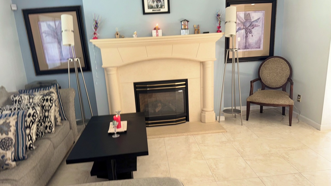 Photo of Livingroom in Shirley