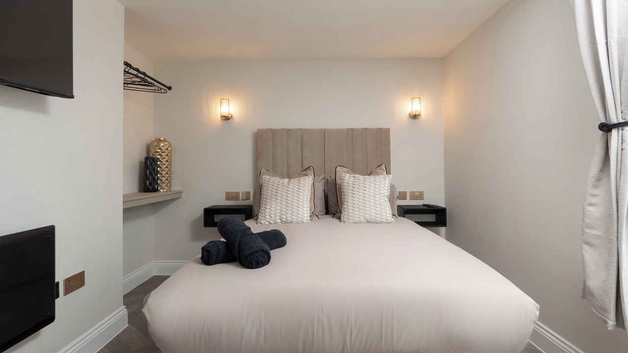 Photo of Others in Hope Street