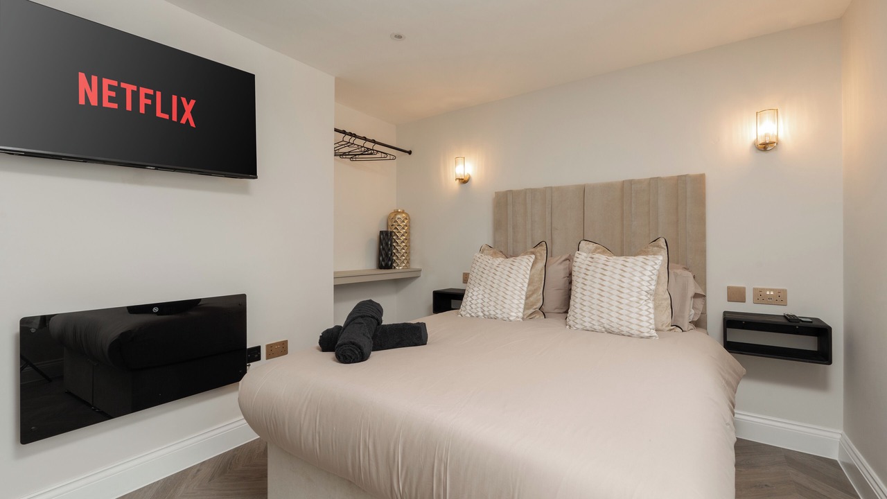 Photo of Others in Hope Street