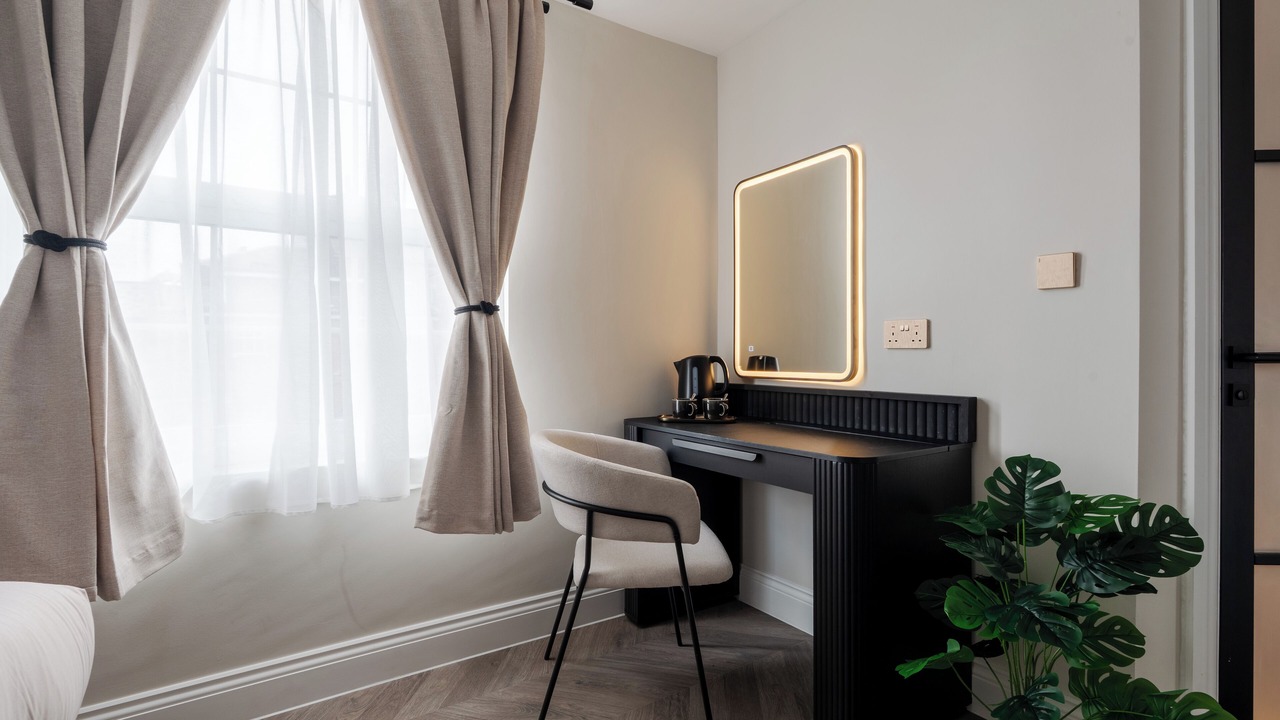 Photo of Others in Hope Street