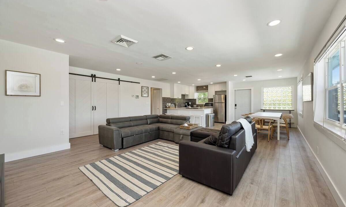 Photo of Livingroom in Riviera Beach