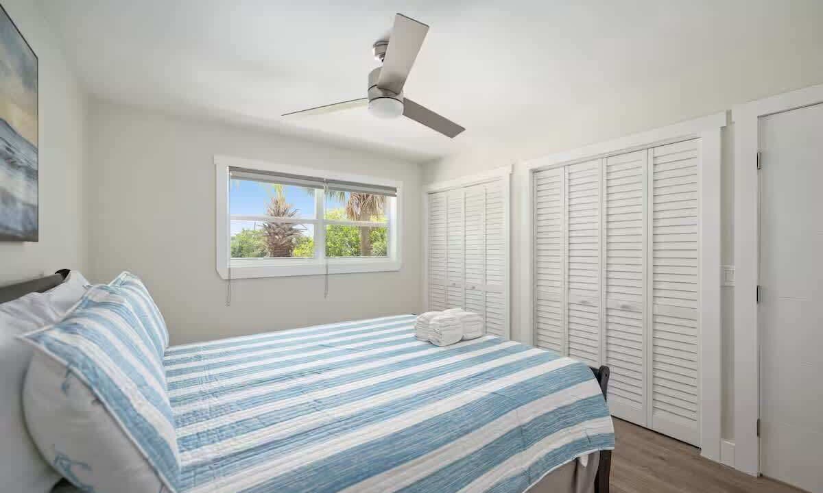 Photo of Bedroom in Riviera Beach