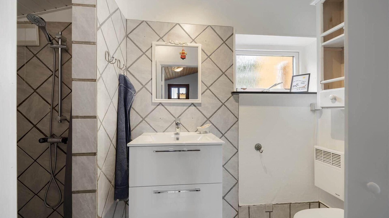 Photo of Bathroom in Aeroskobing