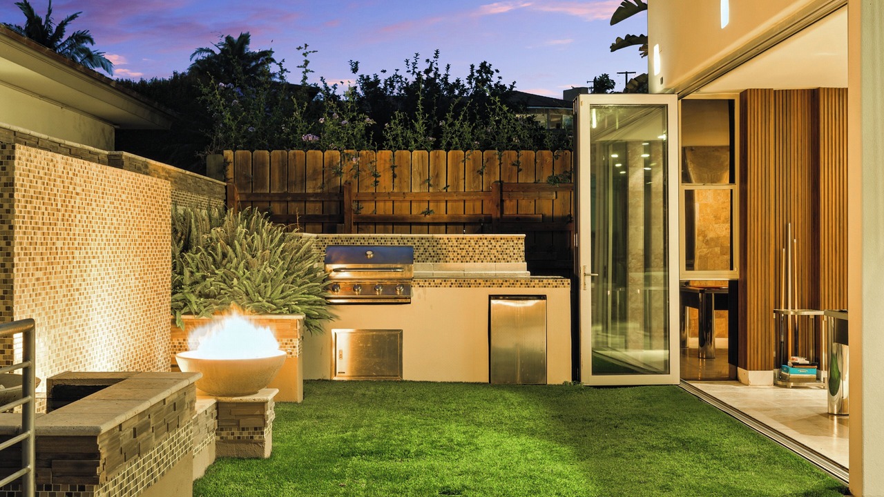 Photo of Patio Balcony in Roseville - Fleet Ridge