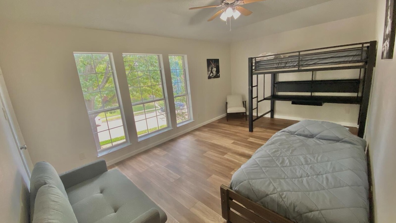 Photo of Bedroom in Allen