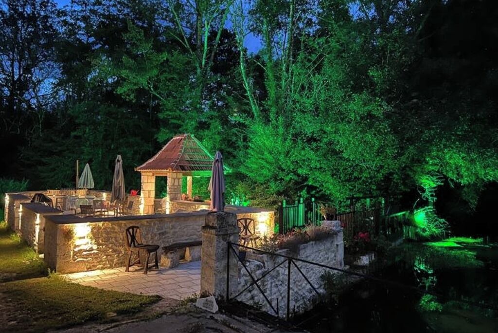 Photo of Outdoor in Champagne-et-Fontaine