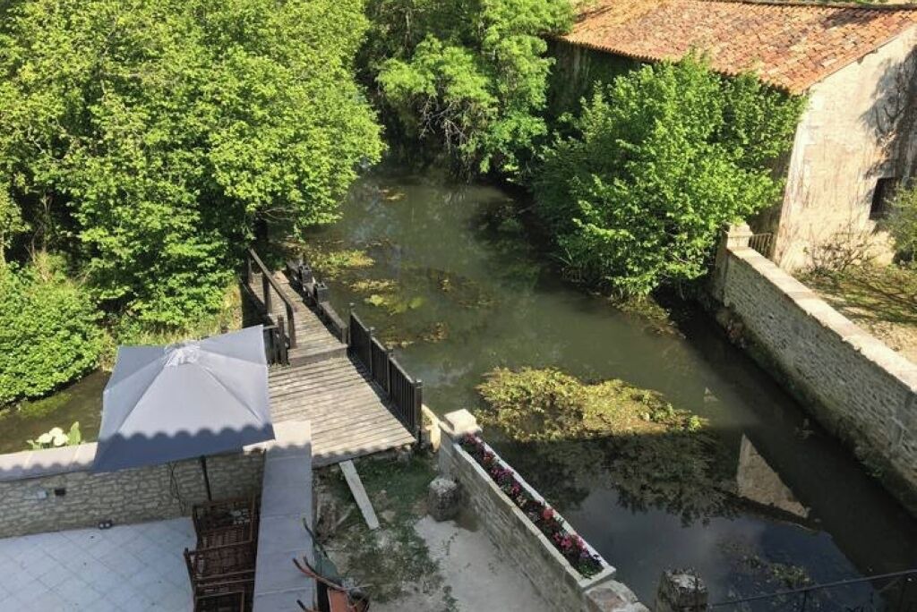 Photo of Outdoor in Champagne-et-Fontaine