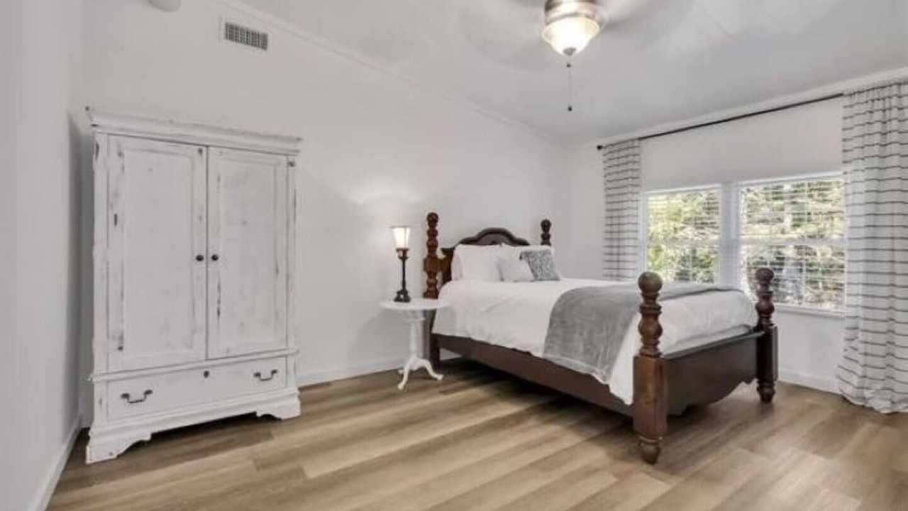 Photo of Bedroom in Karnack