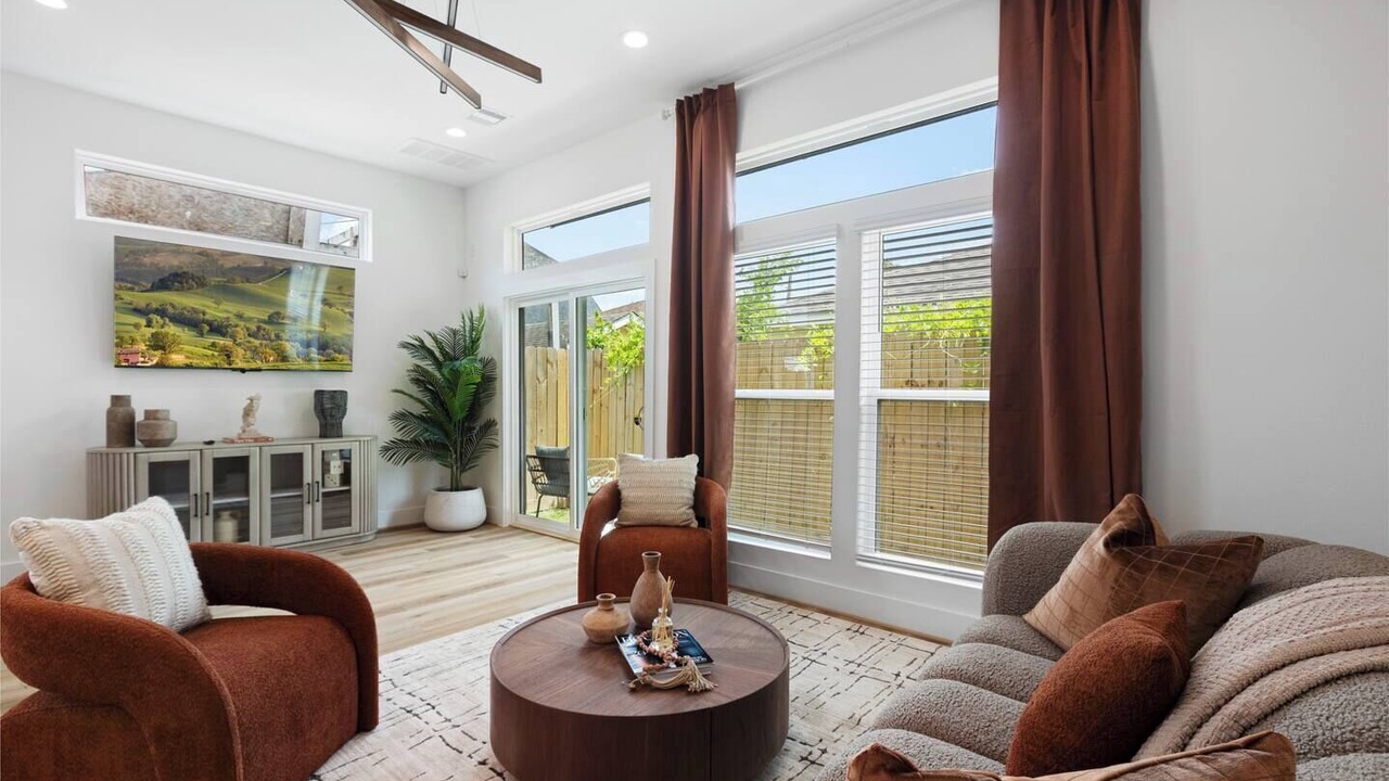 Photo of Livingroom in Northside