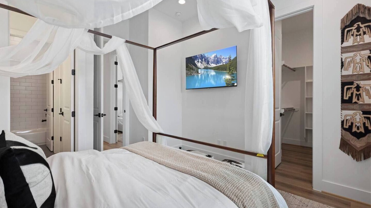 Photo of Bedroom in Northside