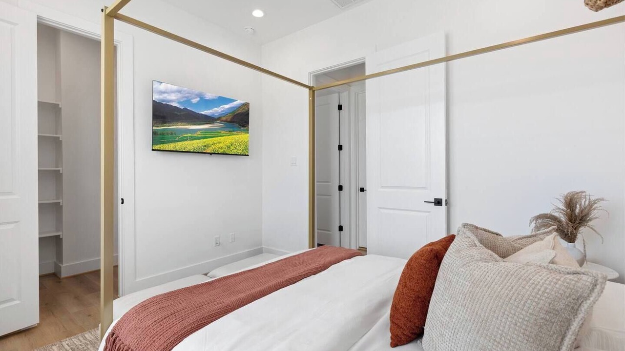 Photo of Bedroom in Northside