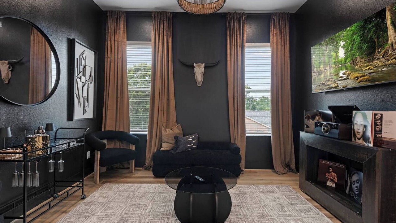 Photo of Livingroom in Northside