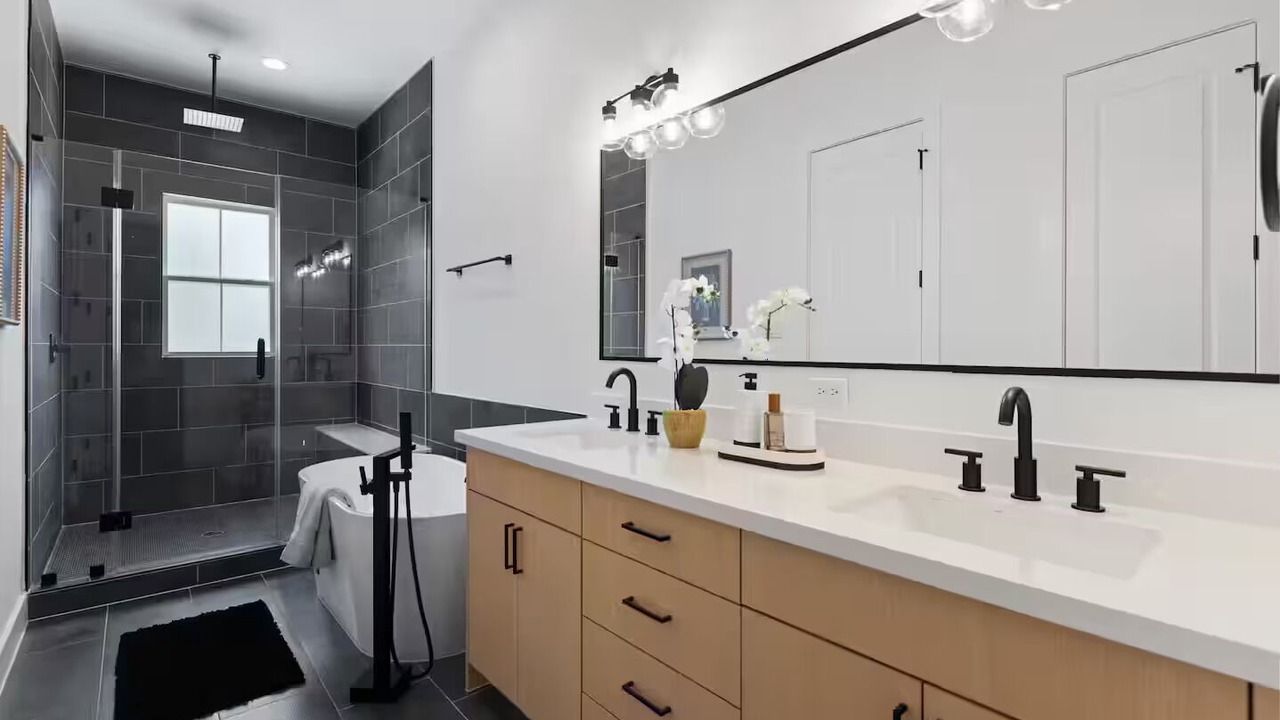Photo of Bathroom in Northside