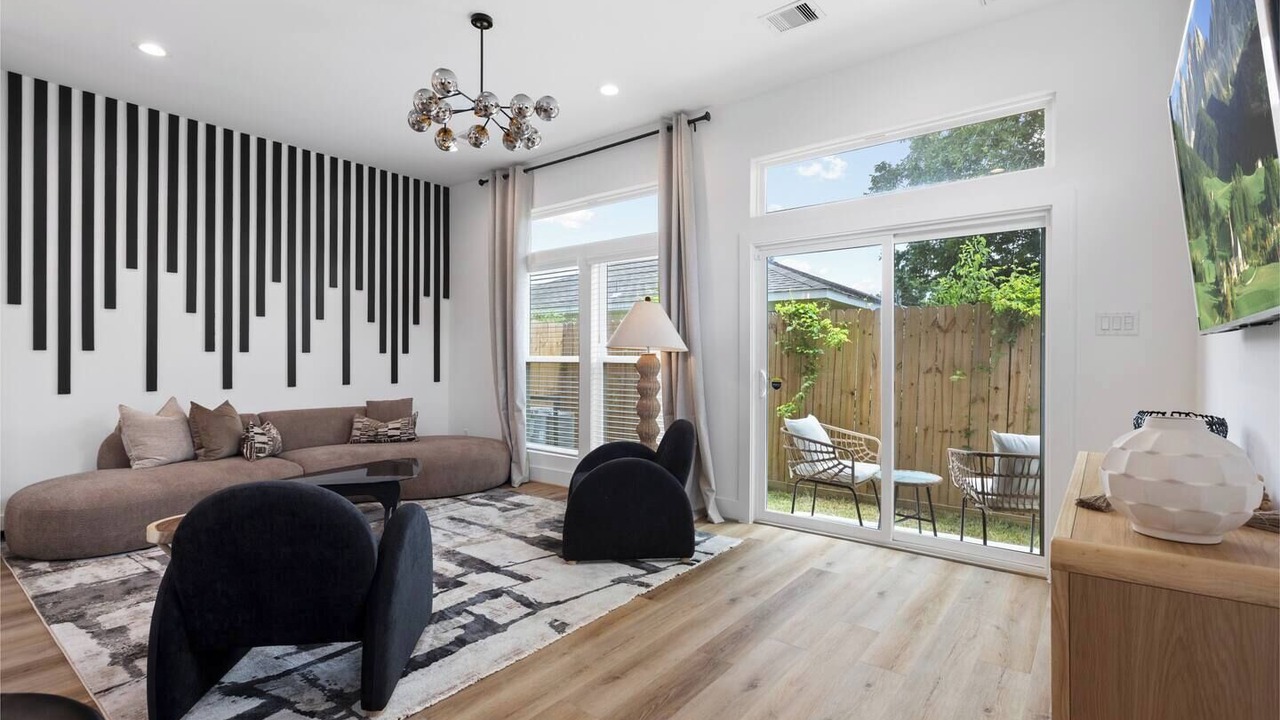 Photo of Livingroom in Northside