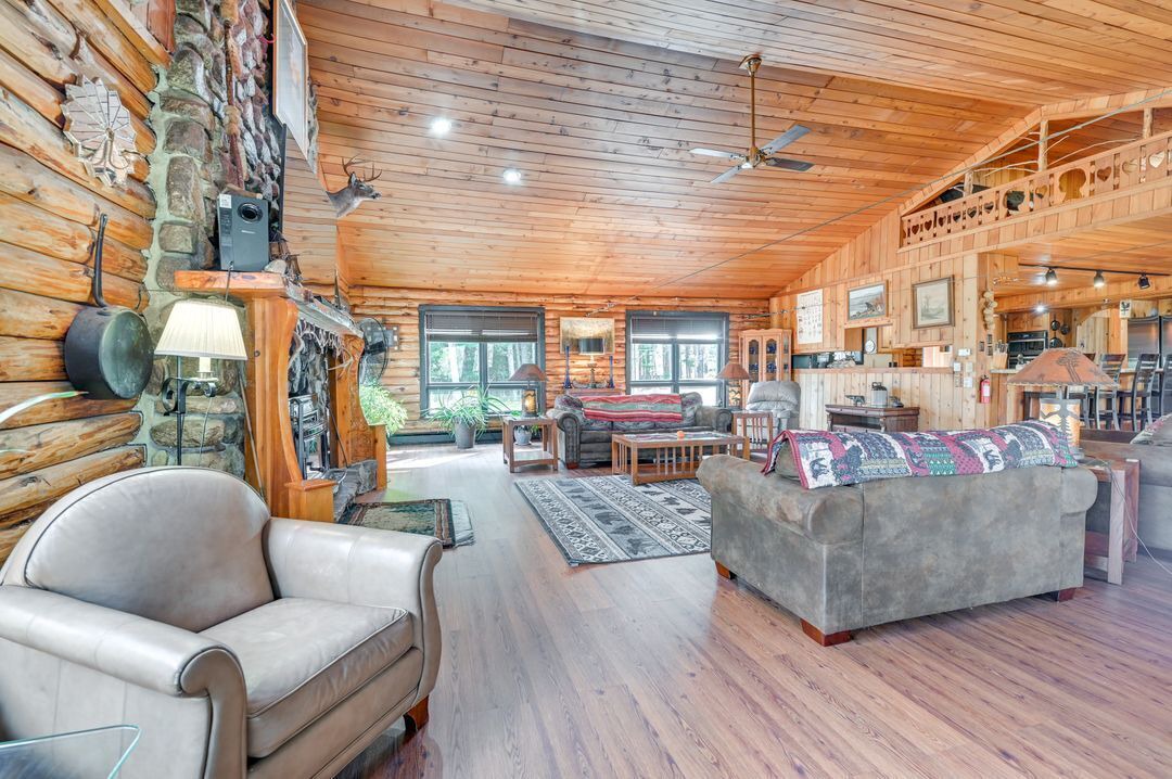 Photo of Livingroom in Long Lake