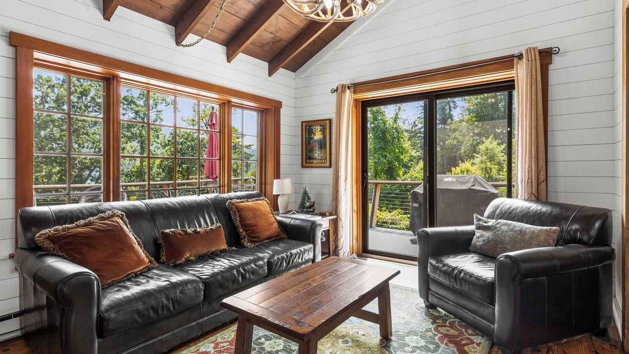Photo of Livingroom in Lake George
