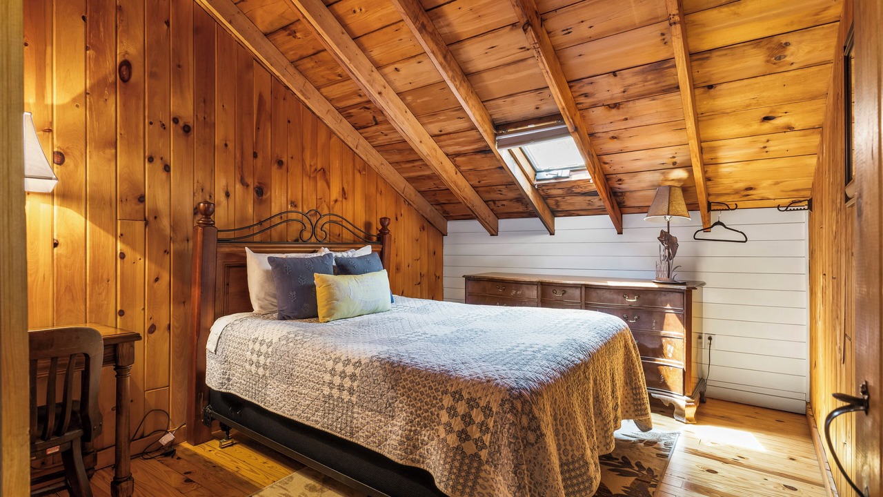 Photo of Bedroom in Lake George