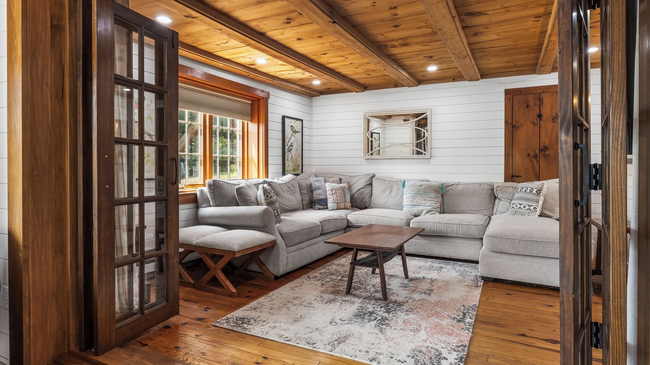 Photo of Livingroom in Lake George