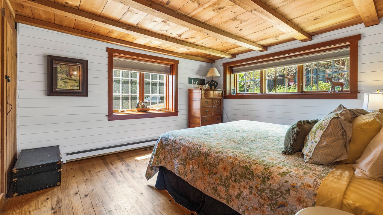 Photo of Bedroom in Lake George