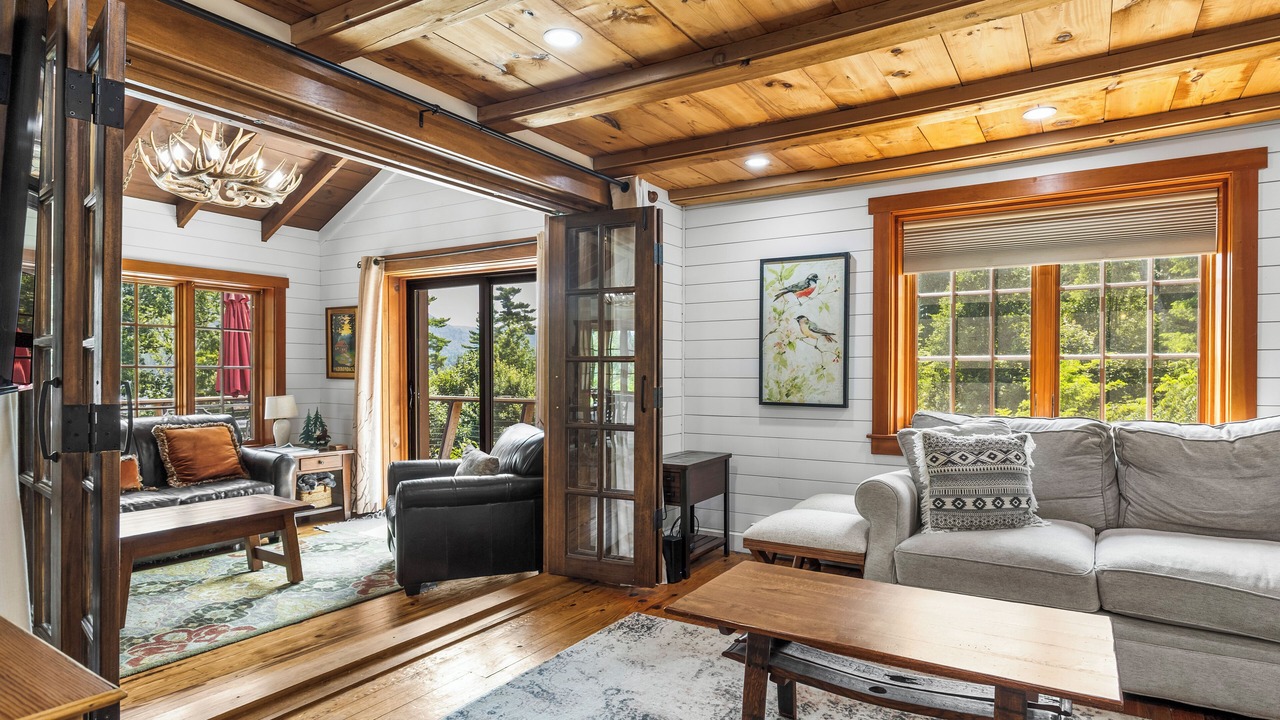 Photo of Livingroom in Lake George