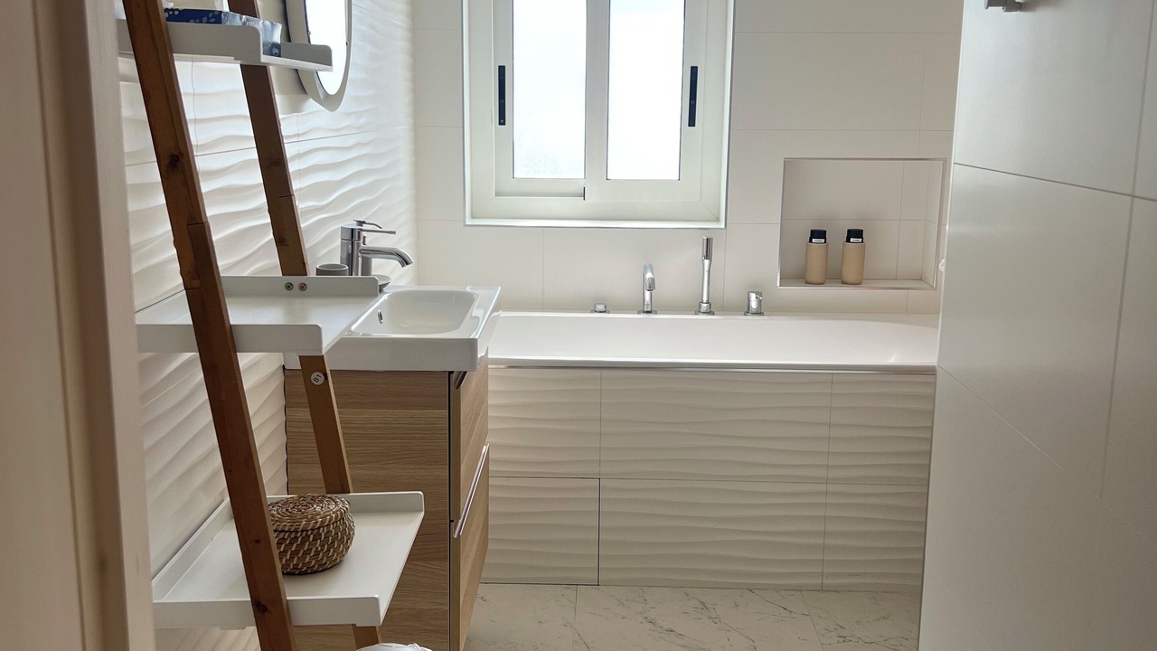 Photo of Bathroom in Contes