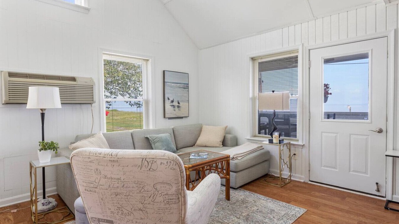 Photo of Livingroom in Barstow