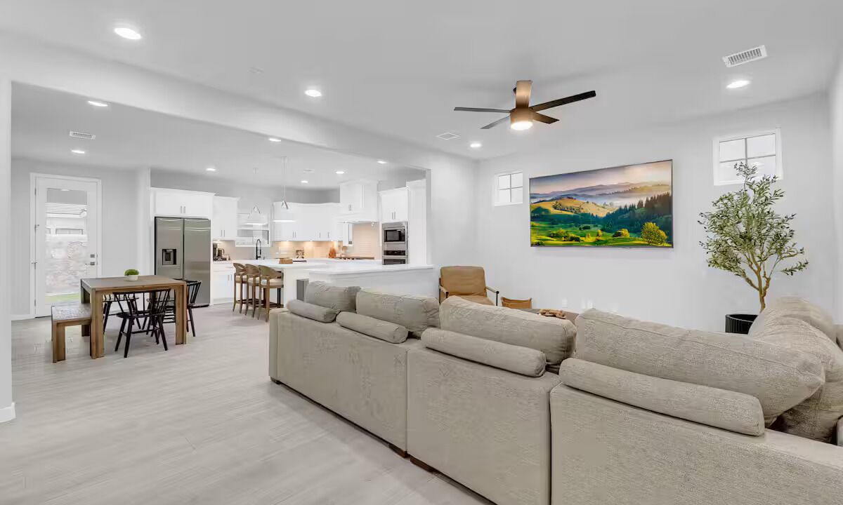 Photo of Livingroom in Biggs Field