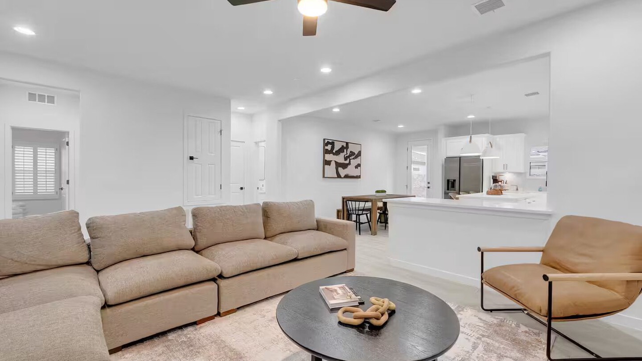 Photo of Livingroom in Biggs Field