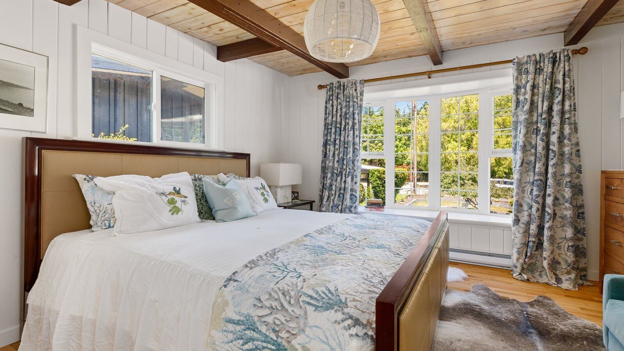 Photo of Others in Freeland