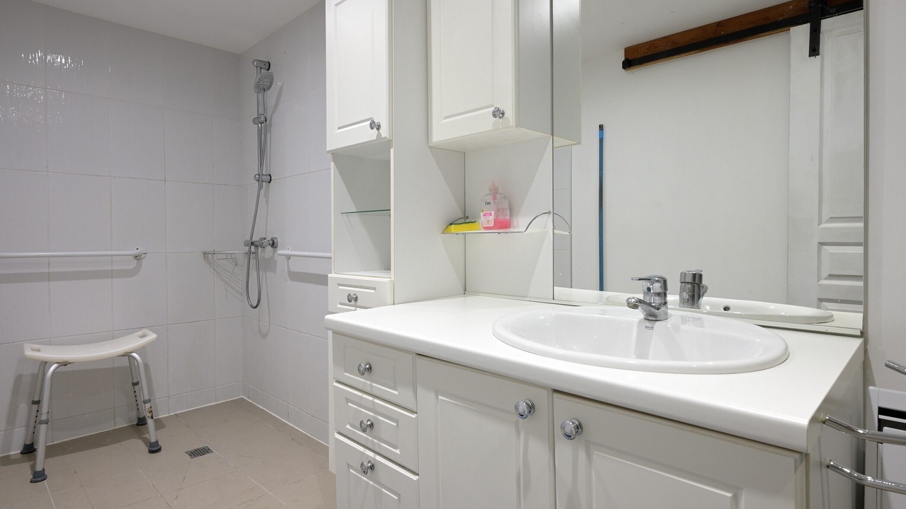 Photo of Bathroom in Chein-Dessus