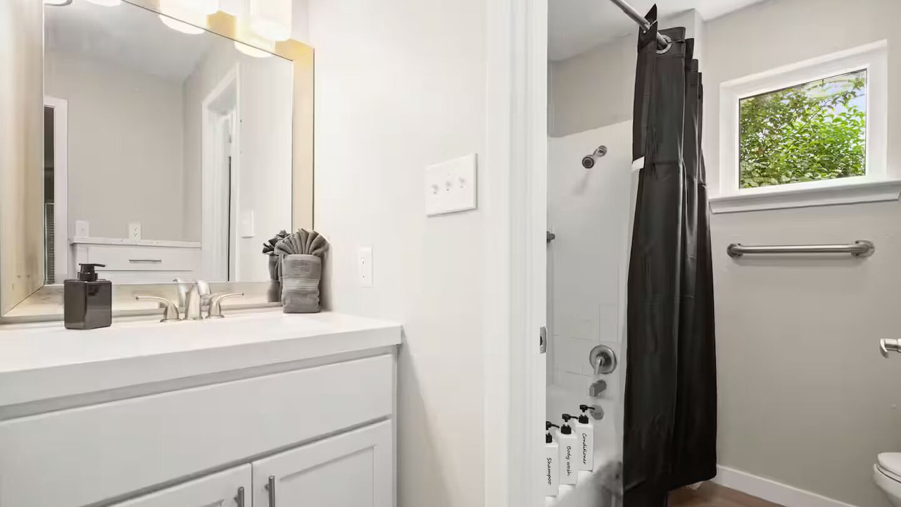Photo of Bathroom in Allandale
