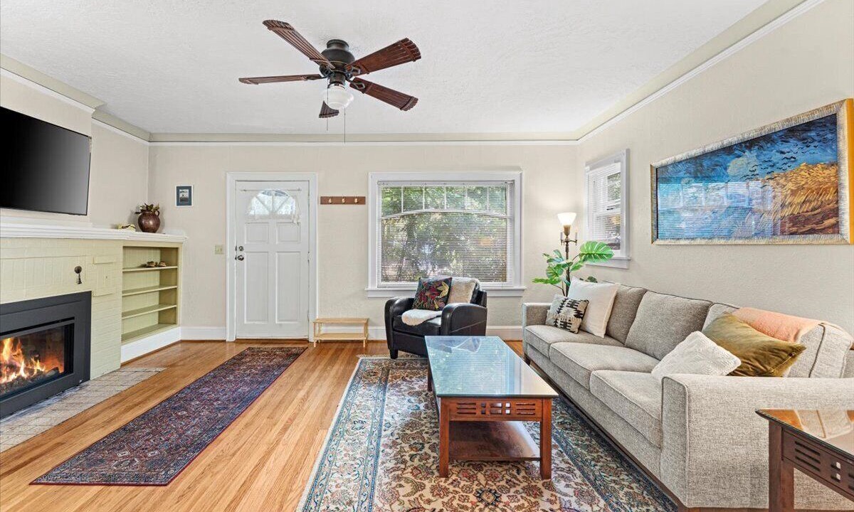 Photo of Livingroom in Irvington