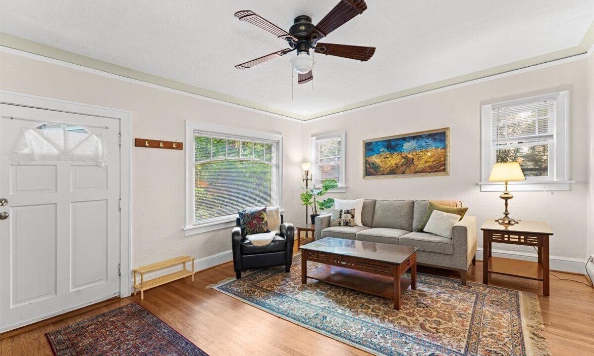 Photo of Livingroom in Irvington