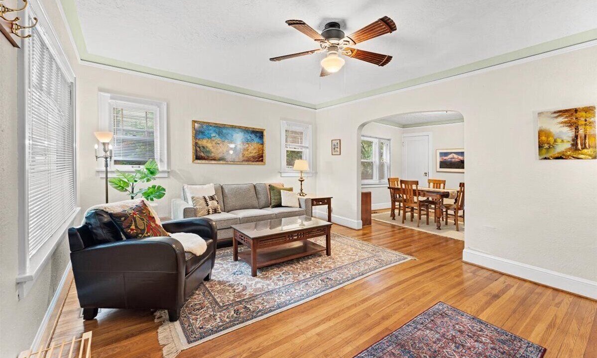 Photo of Livingroom in Irvington