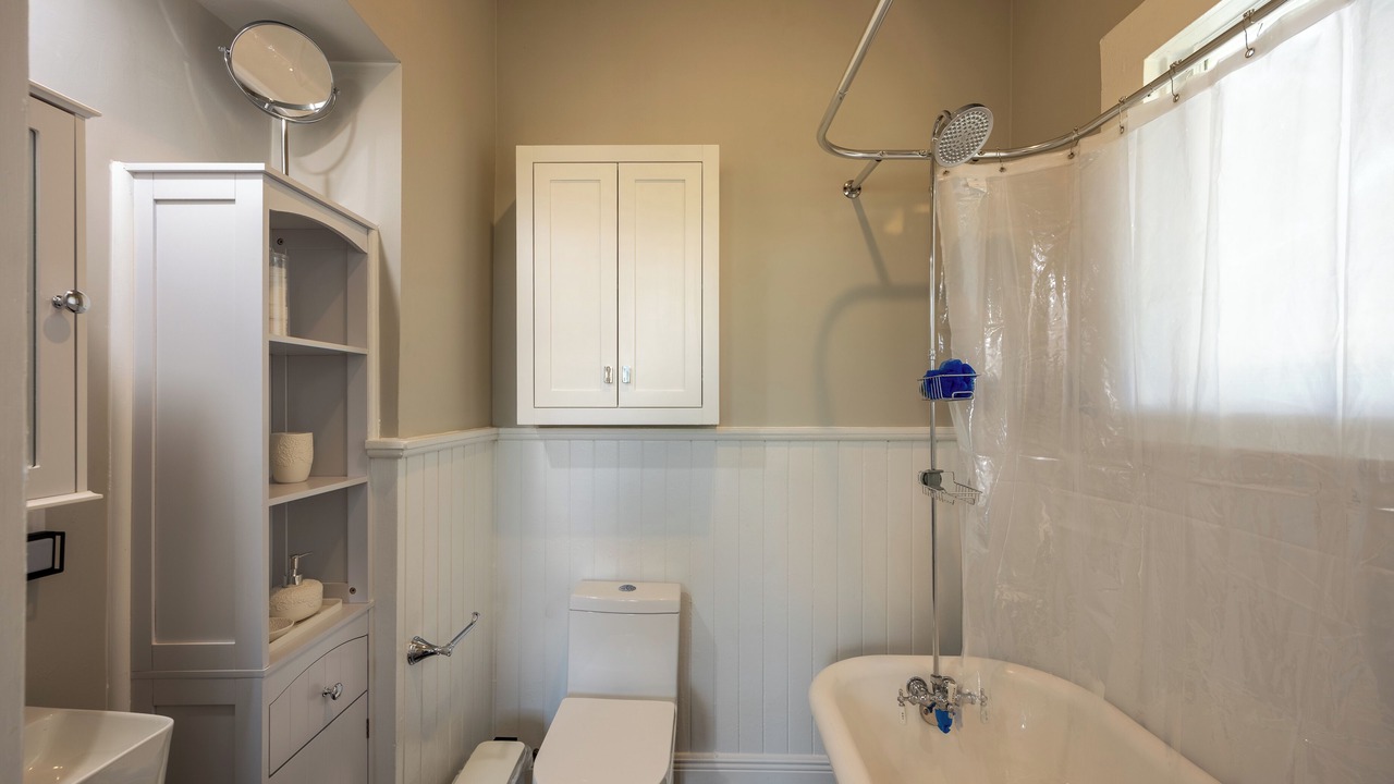 Photo of Bathroom in Arsenal