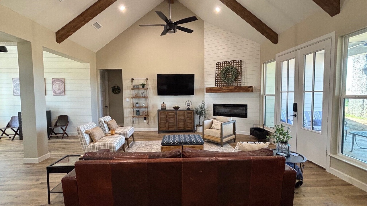 Photo of Livingroom in Weston