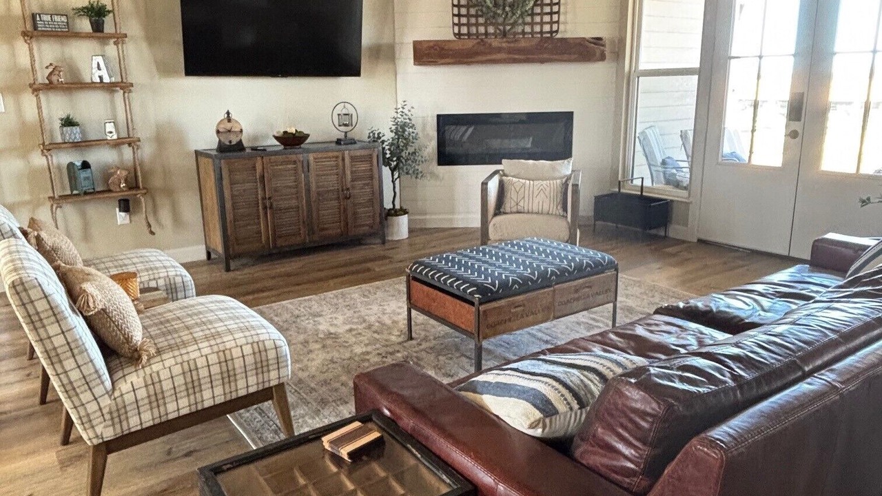 Photo of Livingroom in Weston