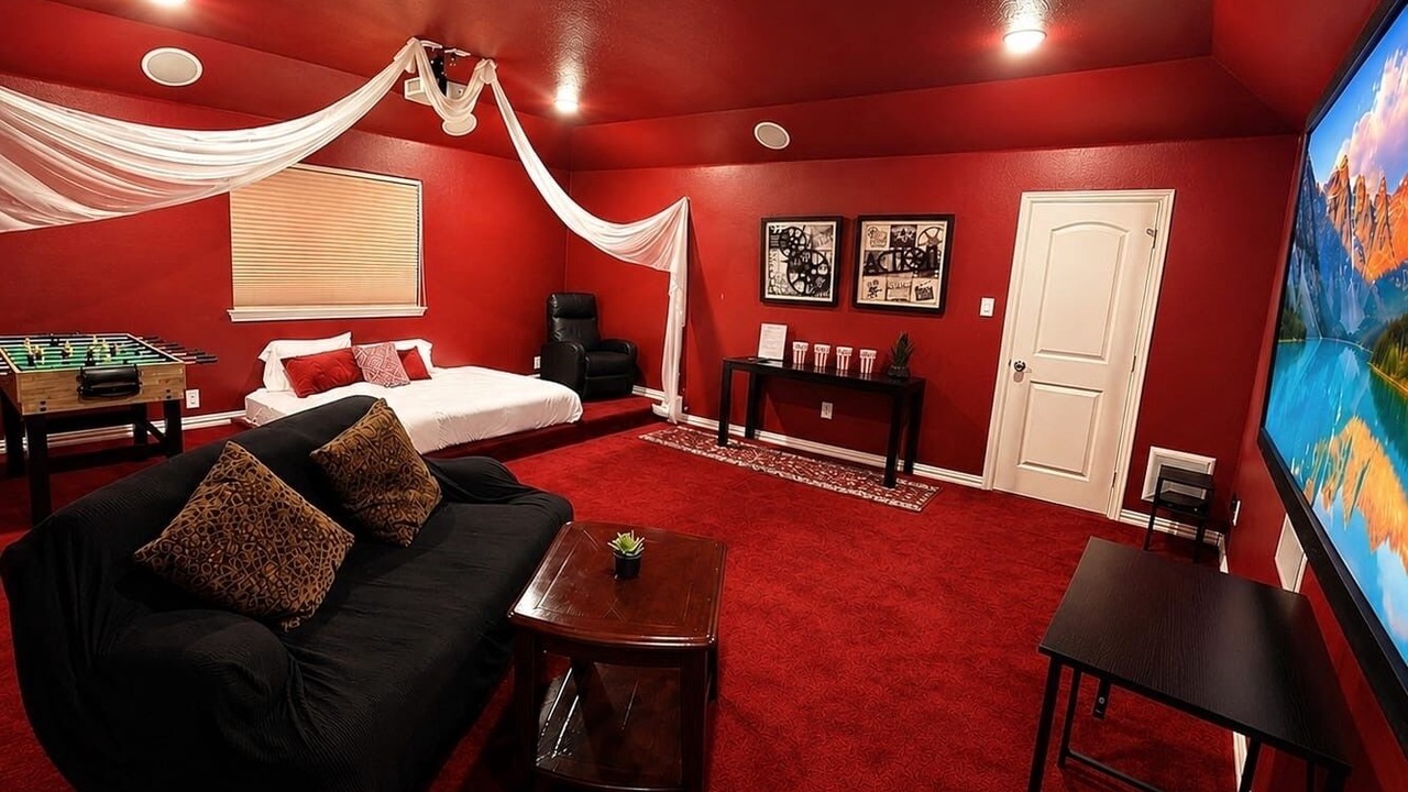 Photo of Livingroom in Original Town