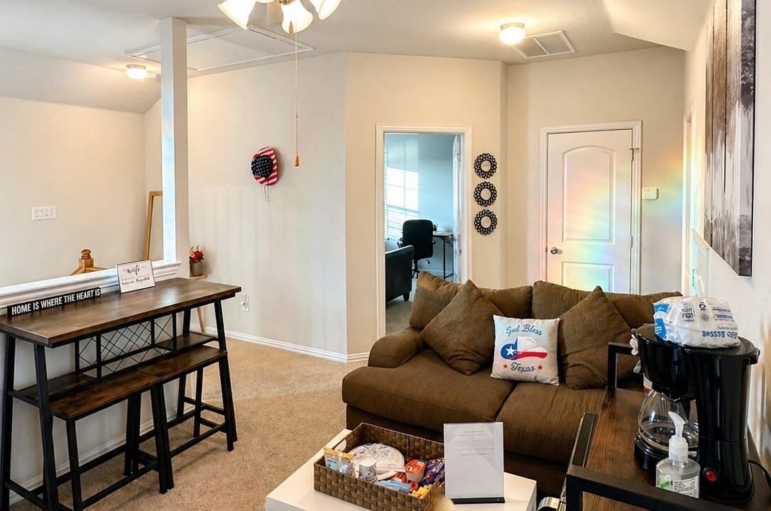 Photo of Livingroom in Original Town