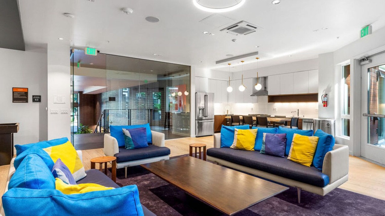 Photo of Livingroom in Downtown