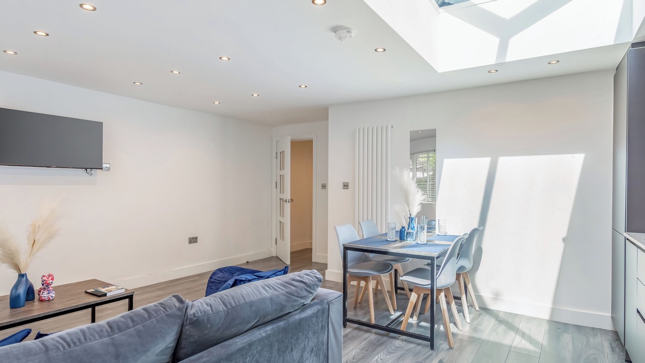 Photo of Others in Kilburn