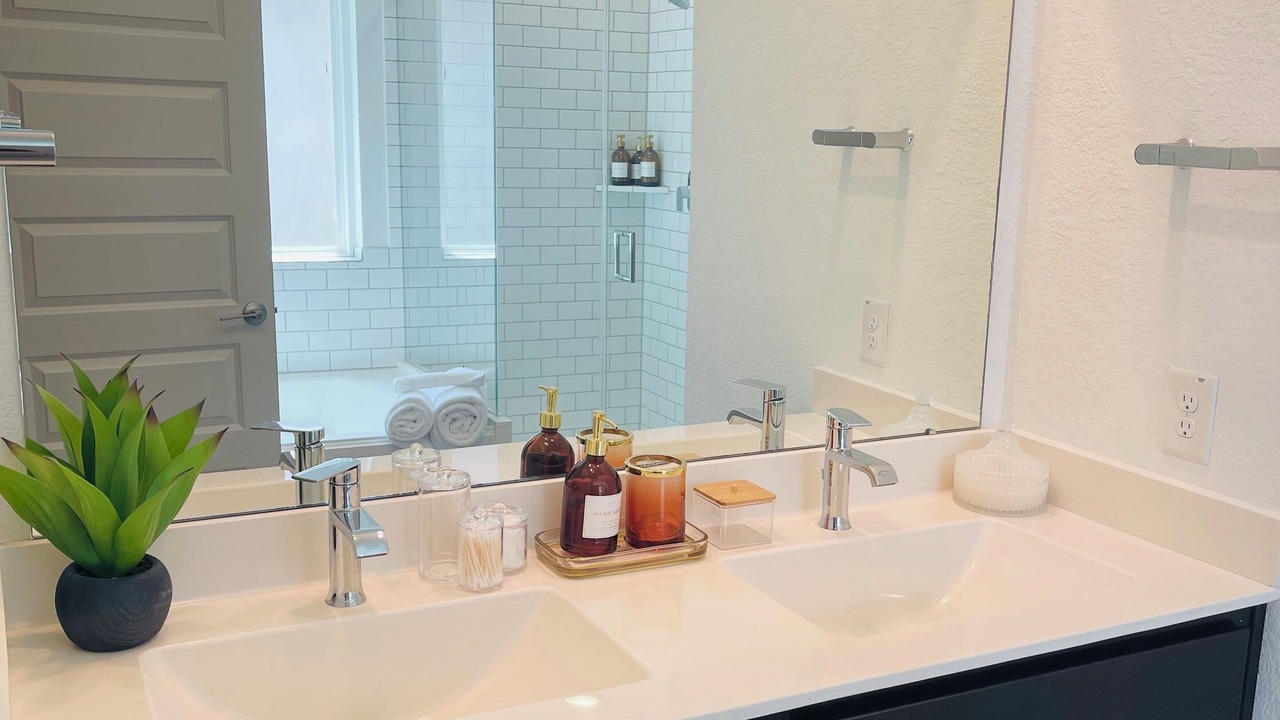 Photo of Bathroom in Clodine