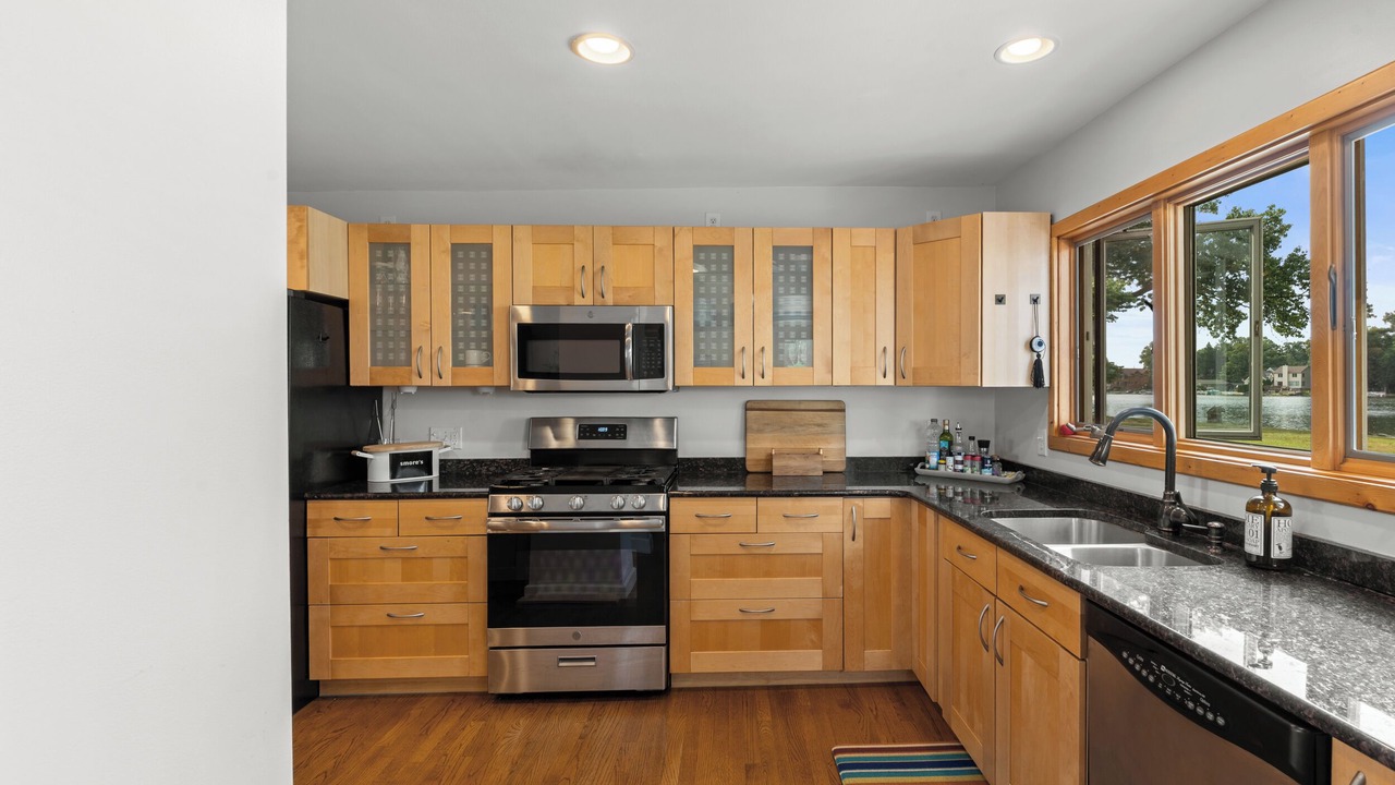 Photo of Kitchen in White Lake