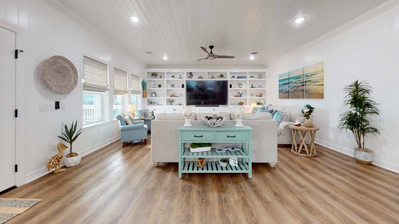 Photo of Livingroom in Crystal Beach