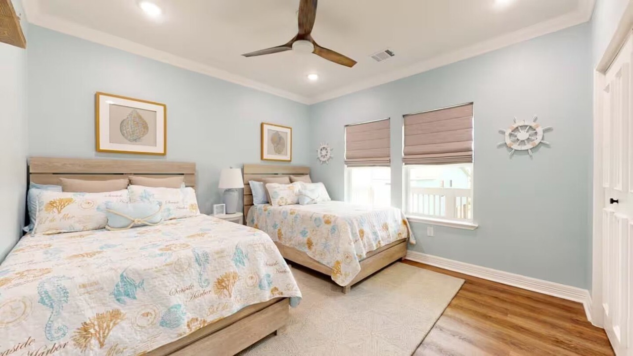 Photo of Bedroom in Crystal Beach