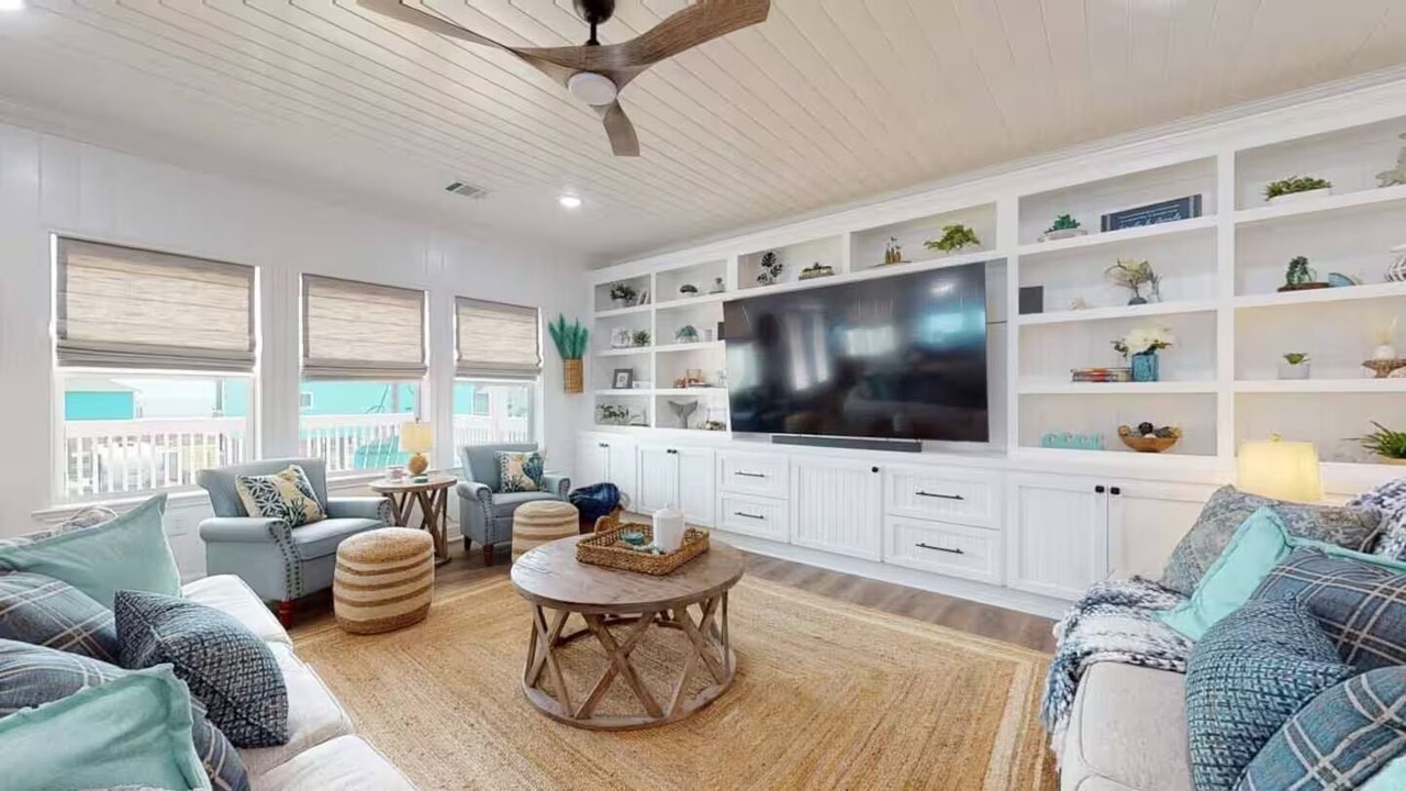Photo of Livingroom in Crystal Beach