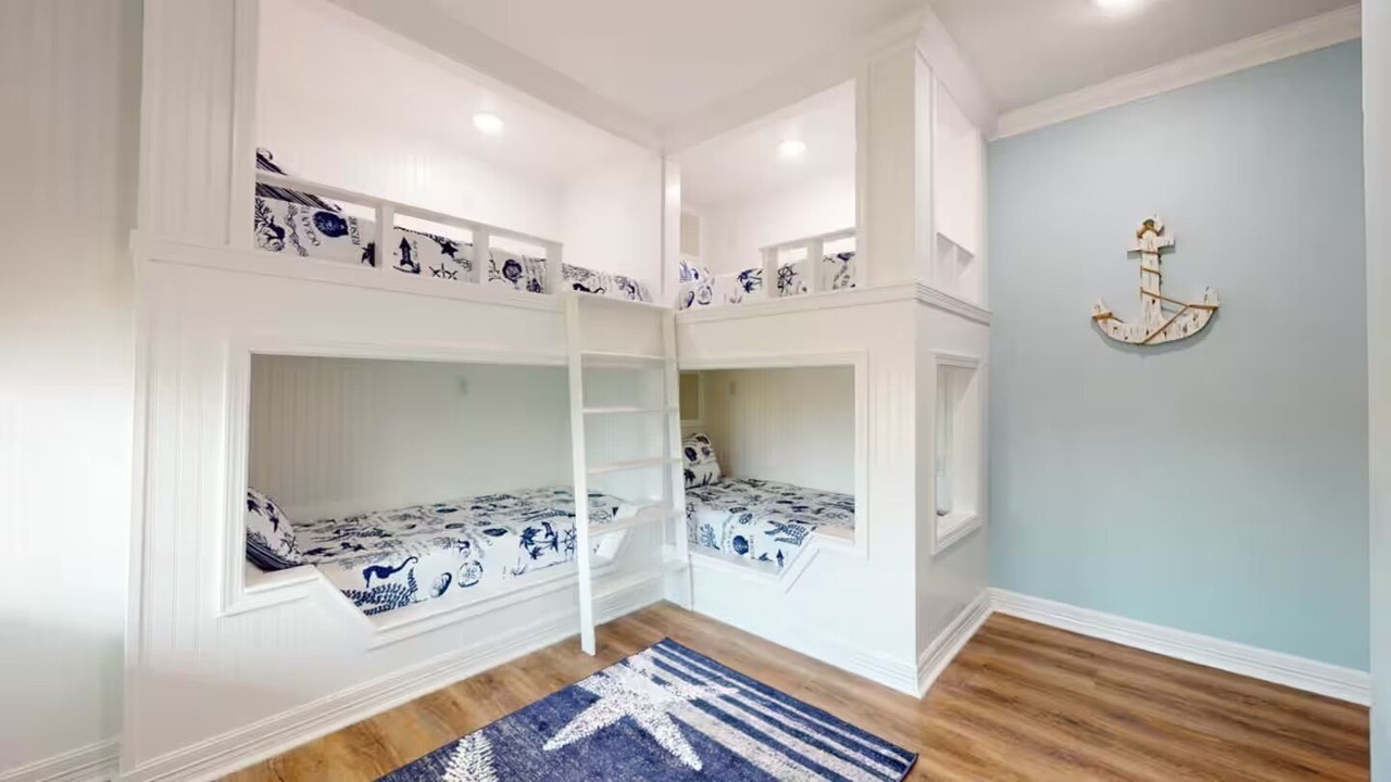 Photo of Bedroom in Crystal Beach